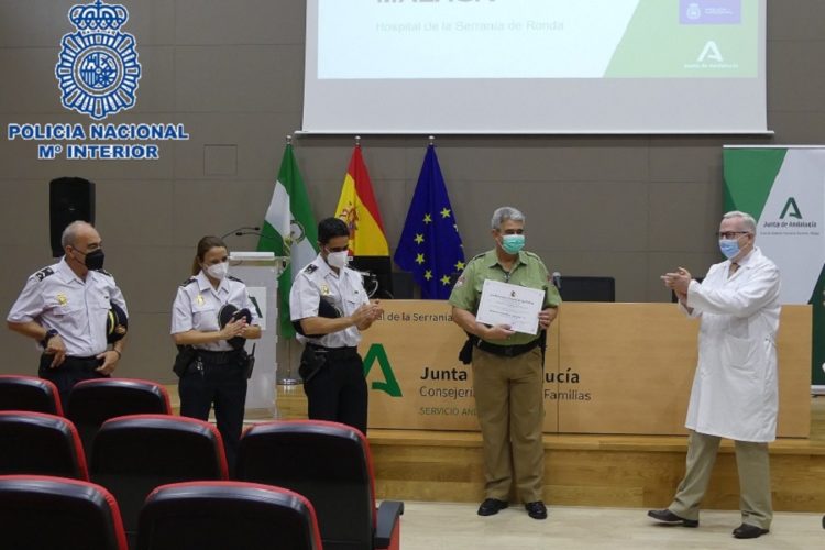 La Policía Nacional reconoce esfuerzo del personal de seguridad privada del Hospital de la Serranía