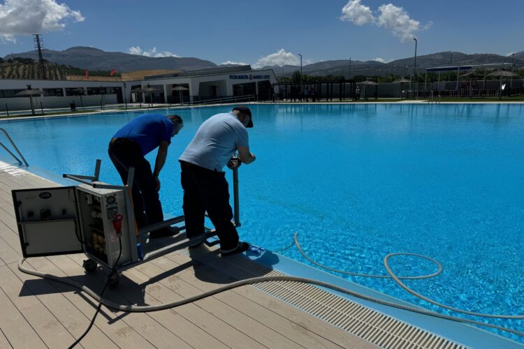 La piscina municipal ‘Manuel López’ abre la temporada de baños este viernes