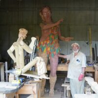 Continúa el proyecto artístico del escultor Ricardo Dávila en las calles de Pujerra