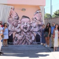 Asprodisis dedica un homenaje a los abuelos situando un mural en el centro Ícara