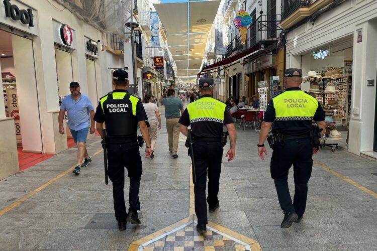 La Policía Local ha intervenido en lo que va de verano en once robos en establecimientos comerciales