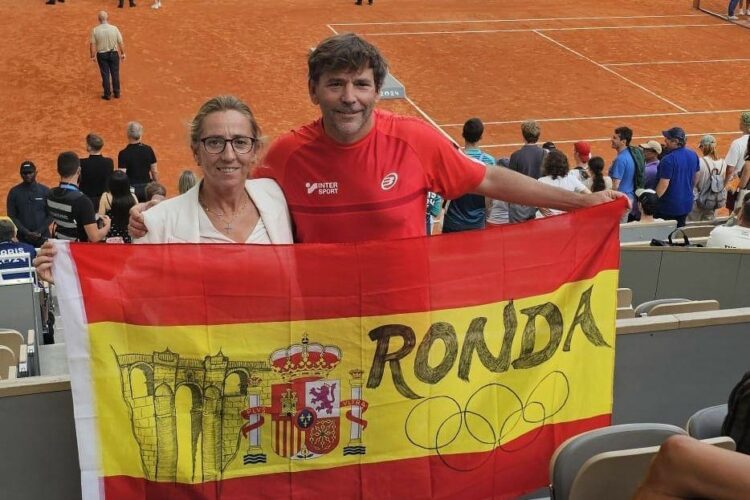 Tres rondeños animaron desde las gradas a Carlos Alcaráz en la final de tenis de las Olimpiadas de París