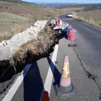 La Diputación destina 318.000 euros para reparar las carreteras MA-8405 y MA-7402 de Montecorto