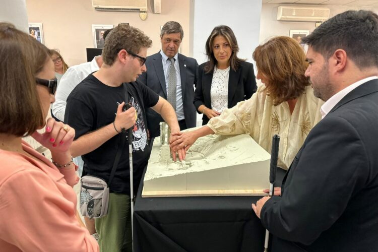 El Museo de Ronda ya cuenta con un mapa interactivo de Acinipo para personas con discapacidad visual