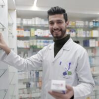 Los alumnos a distancia eligen Farmacia como la profesión sanitaria del futuro