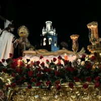 Día grande para la Hermandad del Santo Entierro con una procesión extraordinaria por su 450 aniversario