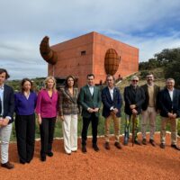 Inauguran la almazara ecológica diseñada por Phillippe Starck