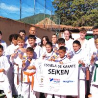 Los alumnos de la Escuela de Kárate Seiken se trajeron 17 medallas del campeonato de Istán