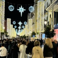 Ronda abre la puerta a las fiestas con un impresionante alumbrado navideño