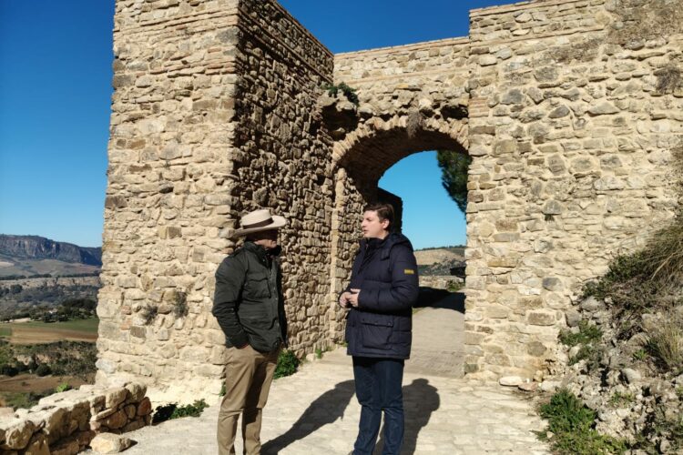 El Ayuntamiento recupera el camino de la Puerta del Viento