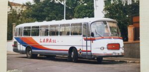 Imágenes de uno de los legendarios autobuses de la empresa.