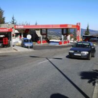 Detienen a un hombre por robar a punta de cuchillo 500 euros en la gasolinera de La Dehesa